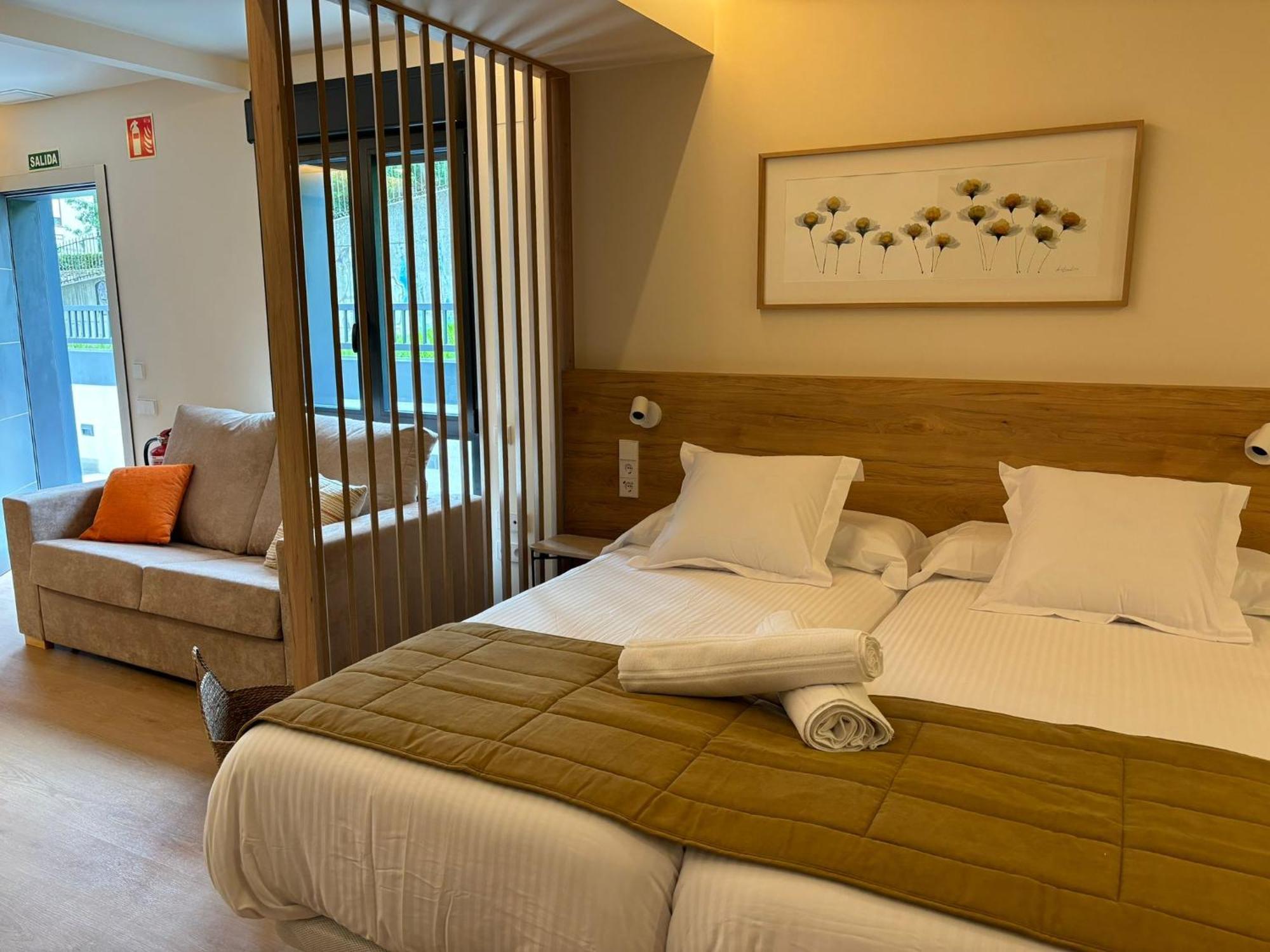 Apartamentos Joaquin Costa Santander Exterior foto